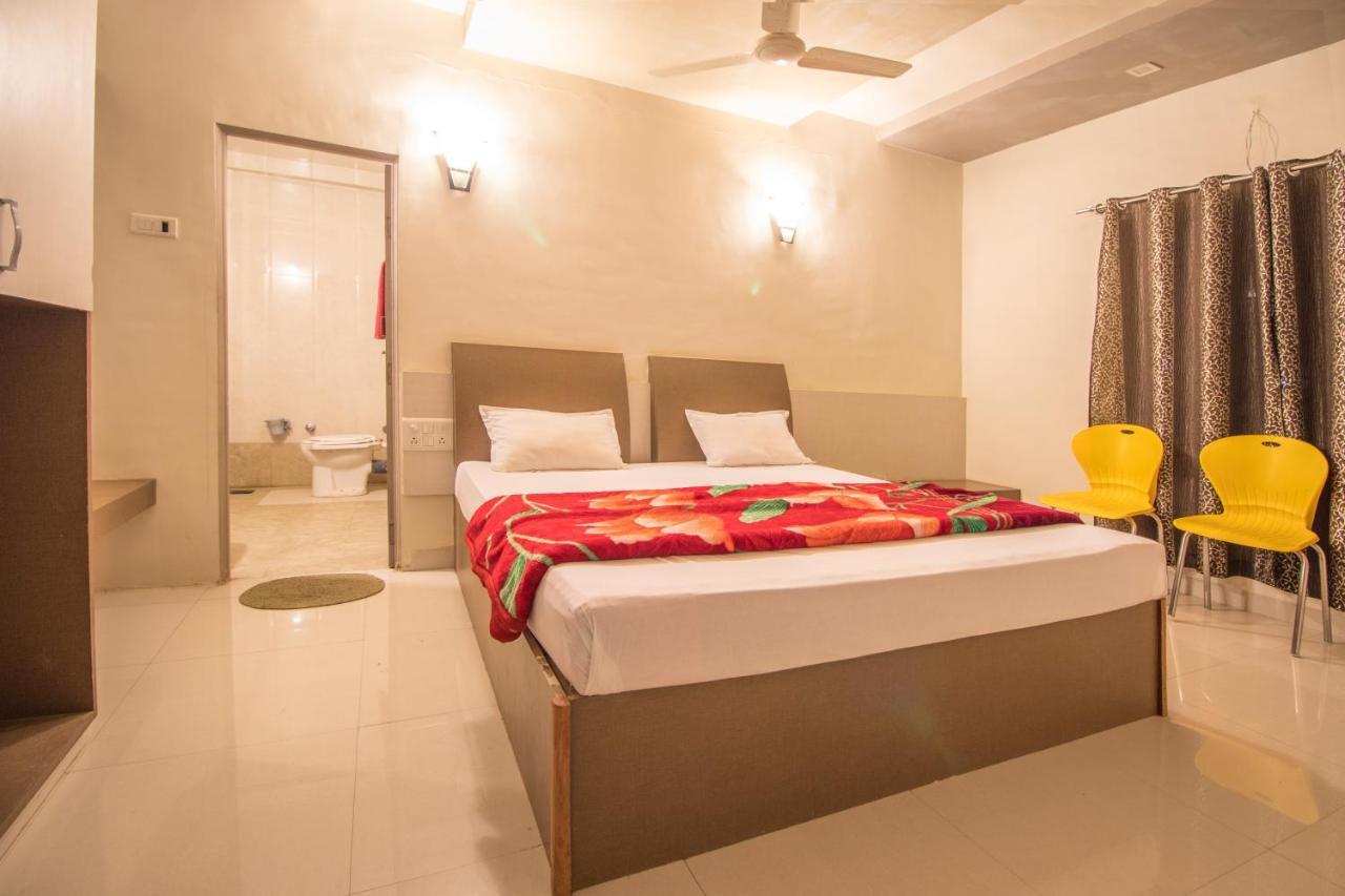 Hotel Yogiraj Palace Shegaon Exterior foto