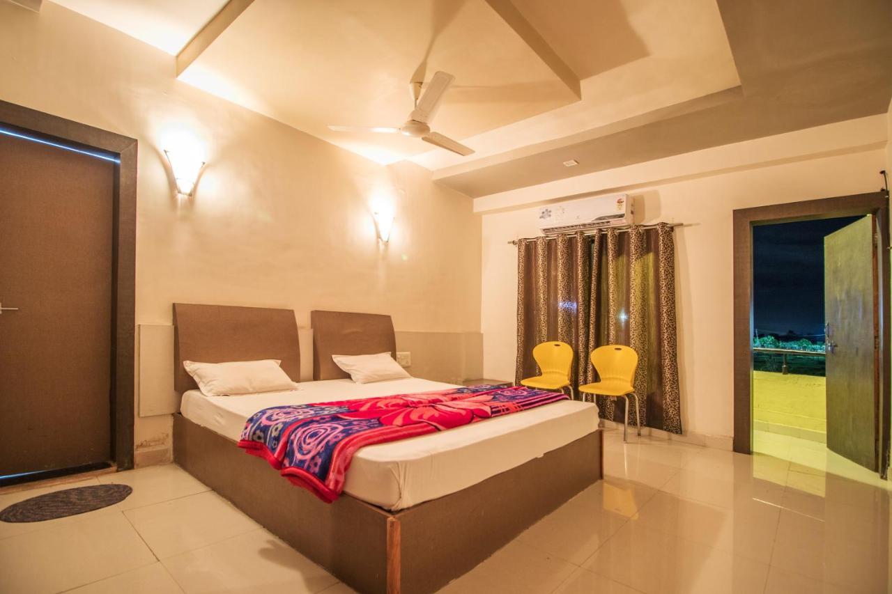 Hotel Yogiraj Palace Shegaon Exterior foto